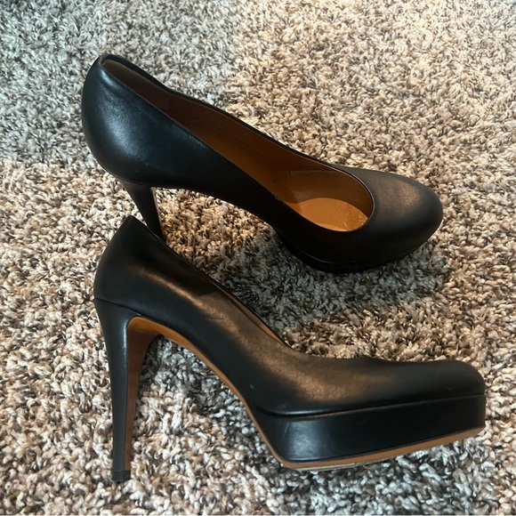 Women’s GUCCI heels - Picture 3 of 4